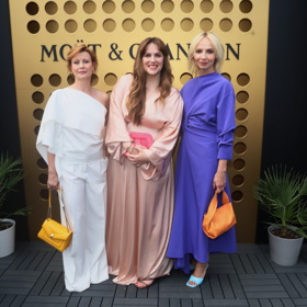 Jitka Schneiderová, Petra Nesvačilová a Jana Plodková společně na večírku. 