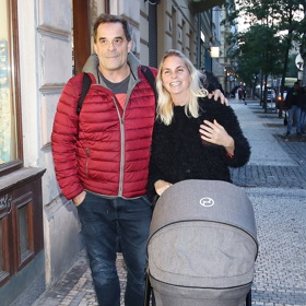 Matkou pětiletého Samuela je Etzlerova partnerka Helena Bartalošová.