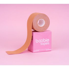 Hypoalergenní páska na prsa NUDE. Neviditelná podprsenka Boobie tapes, 5metrová, 289 Kč.