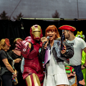 Soutěž karnevalových masek na festivalu Hrady CZ v Rožmberku nad Vltavou vyhrála maska Iron Mana. 