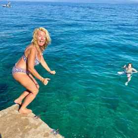 Lucie Benešová se na roli babičky zatím necítí a - považte - ani tak nevypadá.