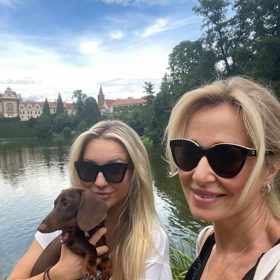 Do parku v Průhonicích vyrazila Kateřina Brožová se svou dcerou Kateřinou.