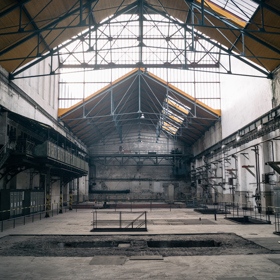 Elektrárnu vybudovaly Elektrické podniky hlavního města Prahy v letech 1898 až 1900, primárně jako zdroj elektřiny pro provoz svých tramvajových tratí.