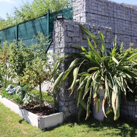 Jen málokdo by si nepřál mít takovou zahradu, jako má Josef Maršálek.