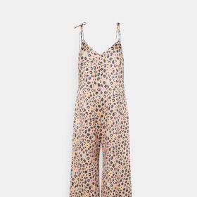 Overal, Never Fully Dressed, 3 290 Kč.