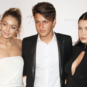 Velkou oporou byli Belle Hadid kromě maminky také sourozenci - sestra Gigi a bratr Anwar (na snímku).