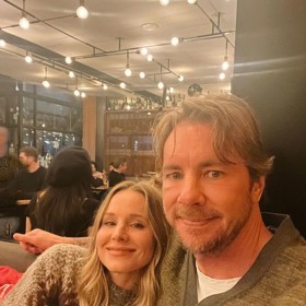 Podle lékařů je ale podávání nealko piva dětem nevhodné. Nápoj totiž obsahuje velké množství cukru a kalorií a zvyšuje riziko závislosti na alkoholu v dospělosti. Proto je s podivem, že herečka, coby manželka bývalého alkoholika, jeho konzumaci dcerám schvaluje.