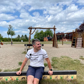 Při zastavování krvácení z nosu podle záchranářů nikdy nezaklánějte hlavu ani do nosu nic nestrkejte. Hlavu naopak předkloňte a stiskněte nos v oblasti nosní přepážky.