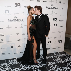 Adam Mišík říká, že soužití s půvabnou modelkou je harmonické a domů se těší.