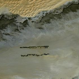 2. Kruhové zemědělské pozemky v poušti Murzuq, která je součástí Sahary.