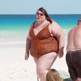 GALERIE: Zákaz vstupu hubeňourům. Tento hotel byl postaven na míru obézním lidem