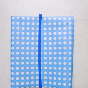 Poloviny slepíme barevnou lepicí páskou.