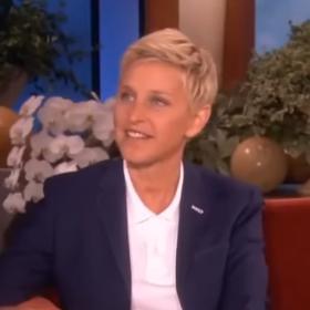 Lesbická moderátorka je miláčkem Ameriky: Ellen DeGeneres baví svět ve své show a bojuje proti AIDS