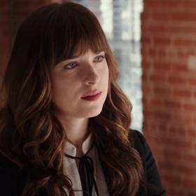 Má nevinnou tvářičku, ale postelových scén už natočila nepočítaně: Dakota Johnson nyní září v Padesáti odstínech svobody