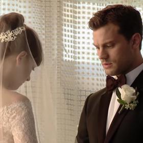 Má nevinnou tvářičku, ale postelových scén už natočila nepočítaně: Dakota Johnson nyní září v Padesáti odstínech svobody