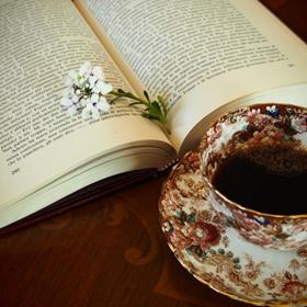 Káva škodlivá být může, ale museli byste jí vypít hektolitry.