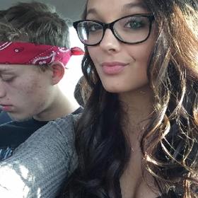 Jak to vypadá, když se střední školou povinní mají nečekaně stát rodiči?