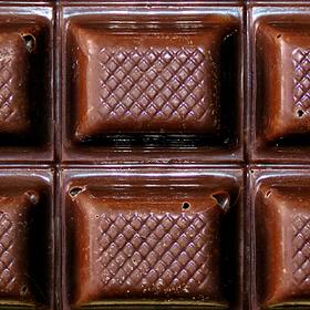 S čokoládou si můžete kreslit po těle.