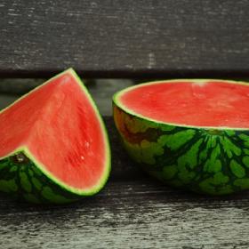 Plátky vodního melounu vás rozhicují jako nic.