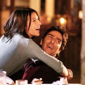 V reálném životě žije s francouzsko-izraelským hercem Yvanem Attalem.