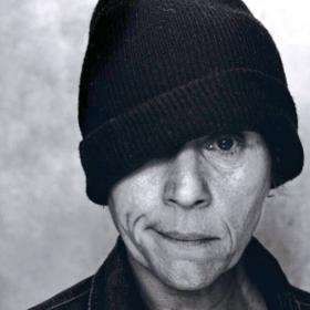 Frances McDormand je americká herečka, která byla v roce a půl adoptována svými pěstouny.