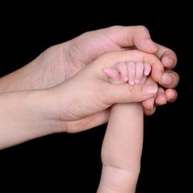 věřte, že i vy budete mít více pochopení pro jeho vylomeniny, než když budete pomalu ve věku jeho babičky.