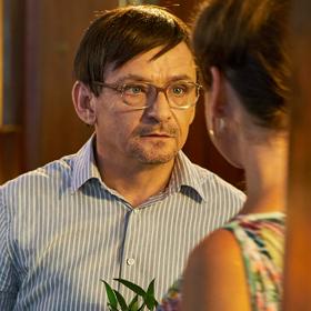 Hlavní roli hraje Michal Suchánek.