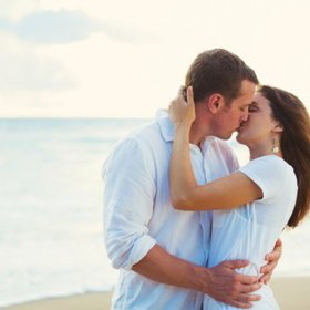Líbejte se nonstop. Nejen, že tak zlepšíte vzájemný vztah, ale předejdete mnoha nemocím. Polibek totiž posílí vaši imunitu. 