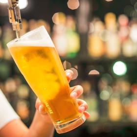 Pokud si dáte občas pivo s přáteli, vůbec nemusíte mít špatné svědomí.