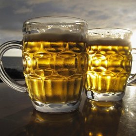 Pokud si dáte občas pivo s přáteli, vůbec nemusíte mít špatné svědomí.