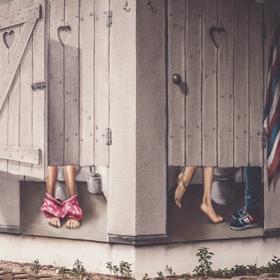 Když otevíráte dveře, vezměte si do ruky ubrousek.