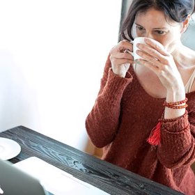 Seznámit se přes seznamku není ostuda