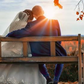 Další věc, kvůli které se ženy chtějí vdávat, jsou peníze.