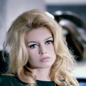 Vdala se v osmnácti letech za Rogera Vadima