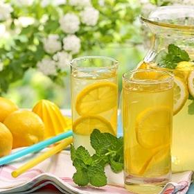 Jiní nemohou jíst citron.