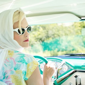 nezapomínejte své děti a mazlíčky v autě