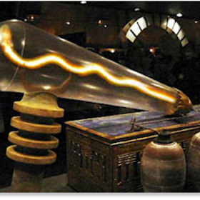 Když se totiž reliéf zkusí zrekonstruovat tak jde o regulérní žárovku