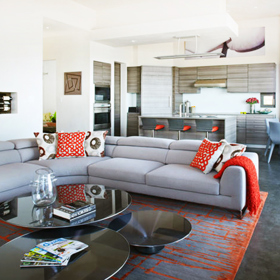 Autorem designu je Turturro Design Studio. Při navrhování interiéru se drželo čistých linií a zemitých odstínů, navazujících na přilehlou pláž.