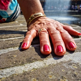 jak se zbavit kousání nehtů?