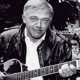 Říkalo se mu básník s kytarou