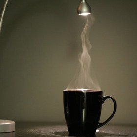 Solený černý čaj rozhodně není žádný gurmánský zážitek, ale pomáhá spolehlivě