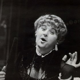 Ve své slavné divadelní roli Charlieova teta