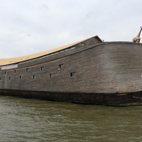 Jak mohl Noe nalodit tolik zvířat na jednu loď?