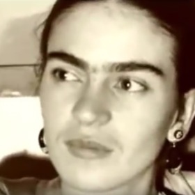 Často ho ve svých obrazek znázorňovala