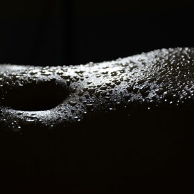 Pocení je klasický lidský jev, který žádný deodorant nezabrání