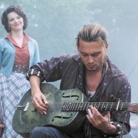 Depp je jako chameleon. Dokáže zahrát jak blázny, tak charakterní role.