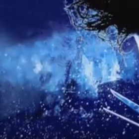 Střihoruký Edward dojímá i po tolika letech.