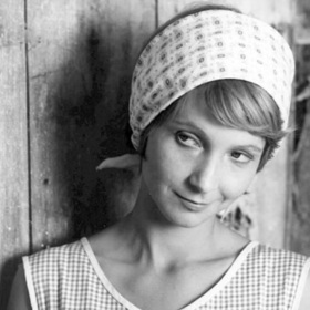 Daniela Kolářová před natáčením porodila syna. U produkce si tak vydobyla mít své dítě u sebe.