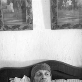 Scény s Janem Třískou byly do filmu vráceny až po revoluci.