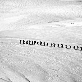 Mladí trosečníci se ocitli na území nikoho.
